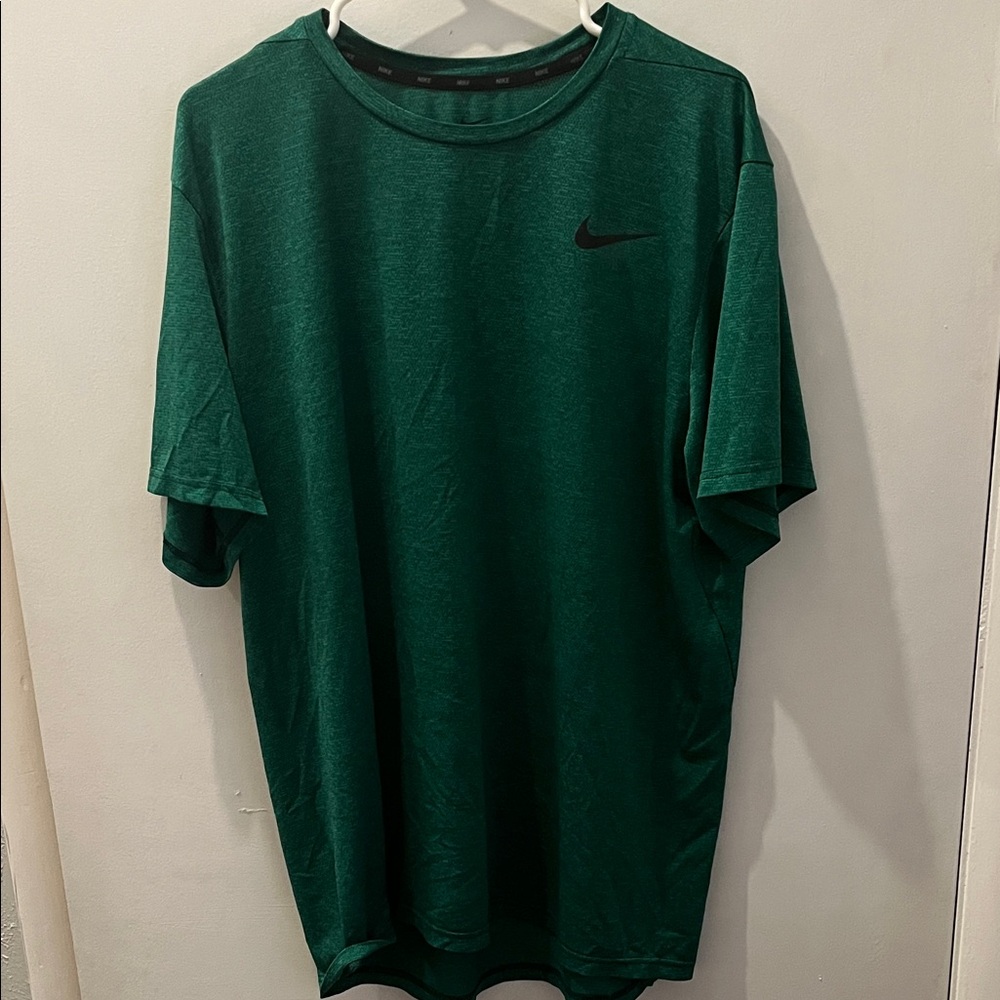 Nike Men's Dark Green Short Sleeve Tee